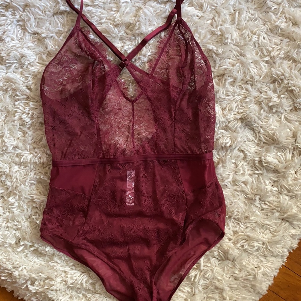 Gilligan & OMalley Maroon Lace Bodysuit